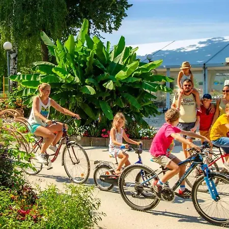 Mobil 5pers Proche Europa Park Dans 3étoiles Campeggio Boofzheim